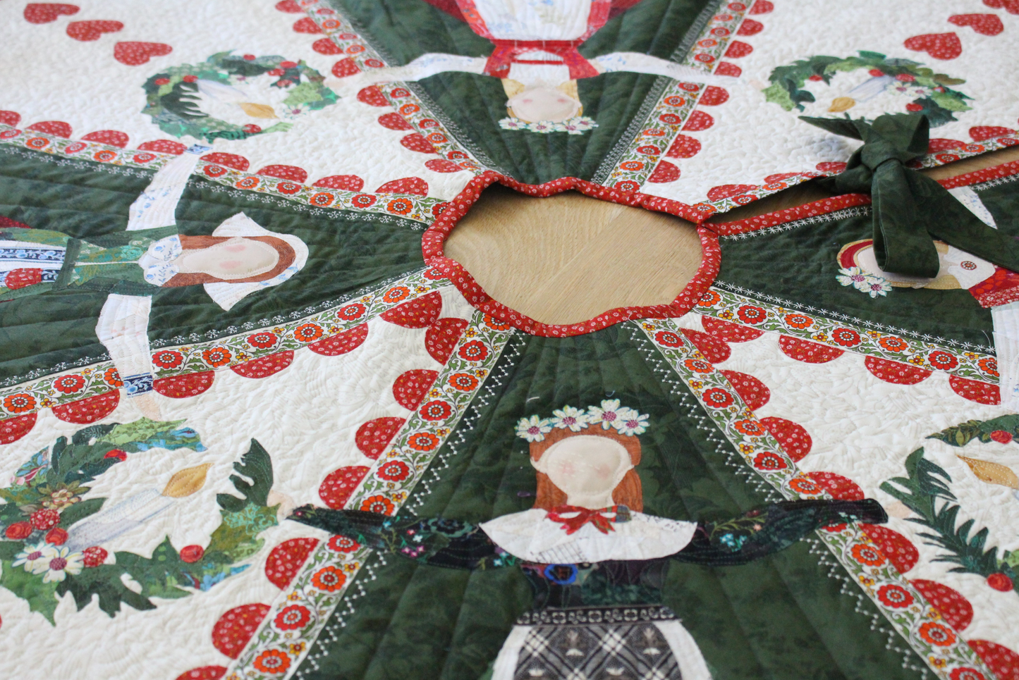 God Jul Tree Skirt