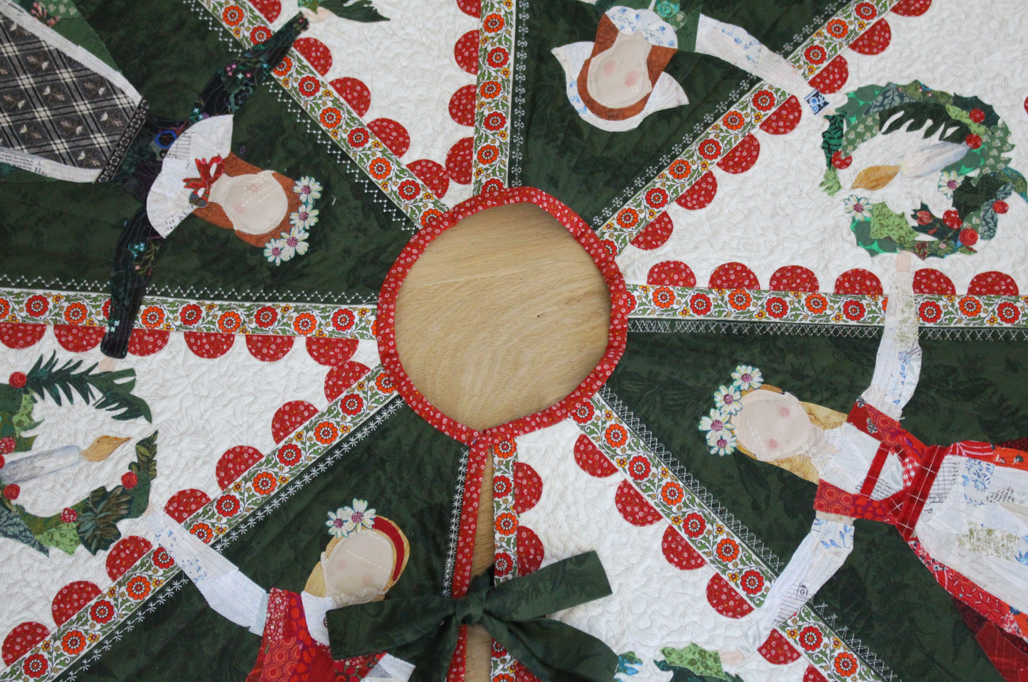God Jul Tree Skirt